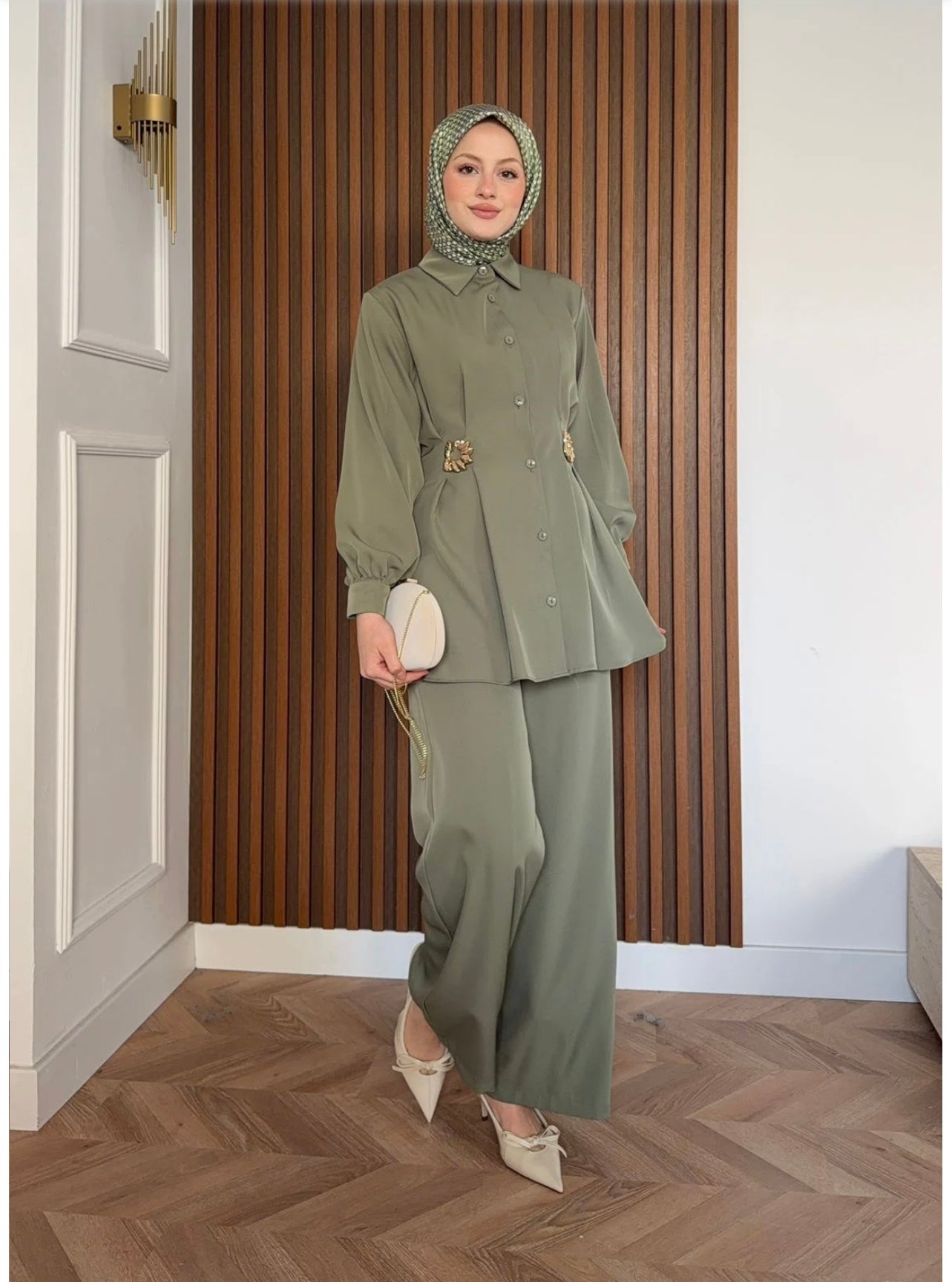 Dia Gold Detailed Crepe Set